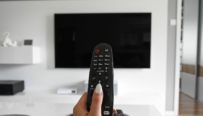 Schön, wenn das Kabelfernsehen beim Einzug schon funktioniert. Aber wer meldet es an? Symbolbild: Alehandra13 / Pixabay.jpg