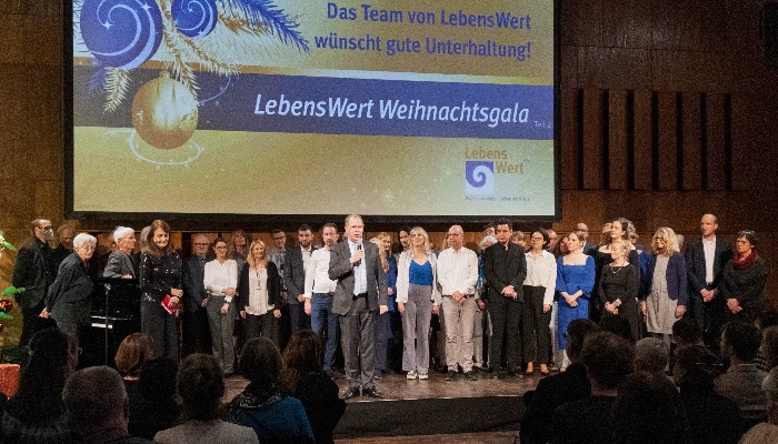 Ein Gruppenfoto des Vereins zeigt: Es gibt viele engagierte Menschen in Köln. Foto: MedizinFotoKöln