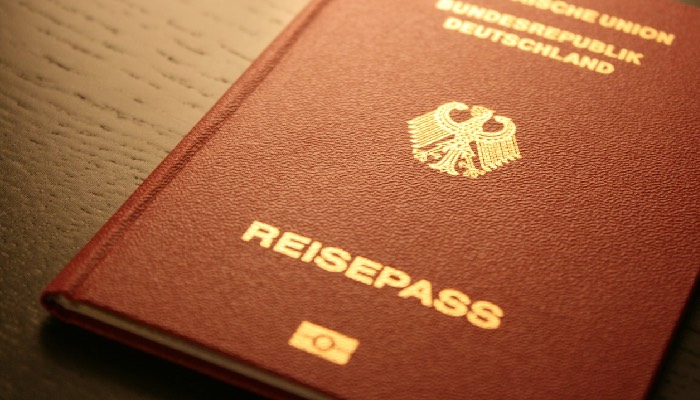 Auch für den neuen Reisepass gilt: Passbild nur noch digital. Foto: Noelsch / Pixabay.