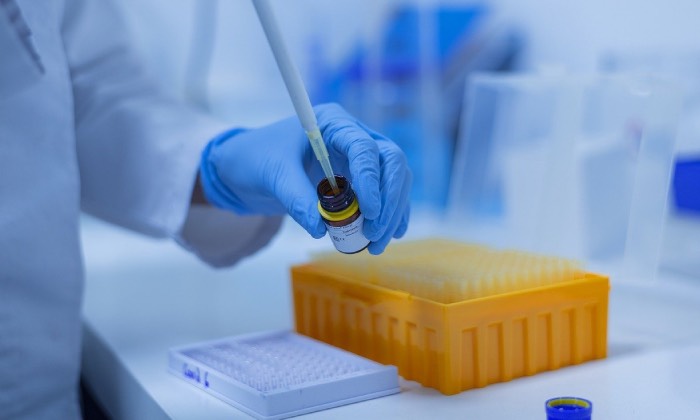 Die Forschung liefert erste Therapien und Erfolge bei der Behandlung von Covid-19-Erkrankungen. (Symbolbild, Foto: Fernandozhiminaicela / Pixabay)